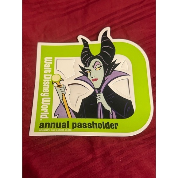 Walt Disney World Maleficent 50th Anniversary Annual Passholder Magnet - Picture 1 of 3